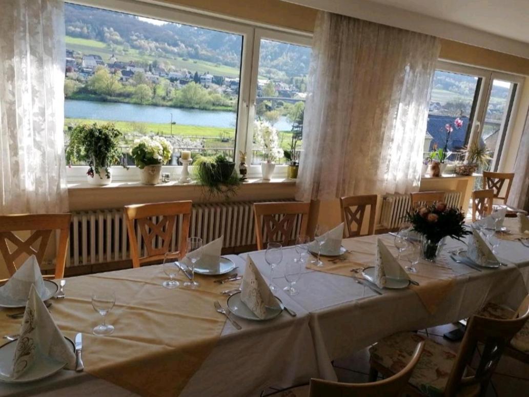 Chateau-De-La-Moselle Kinheim Екстериор снимка